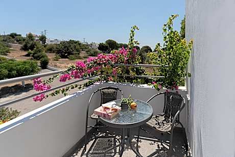 DELUXE TWO BEDROOM APARTMENT