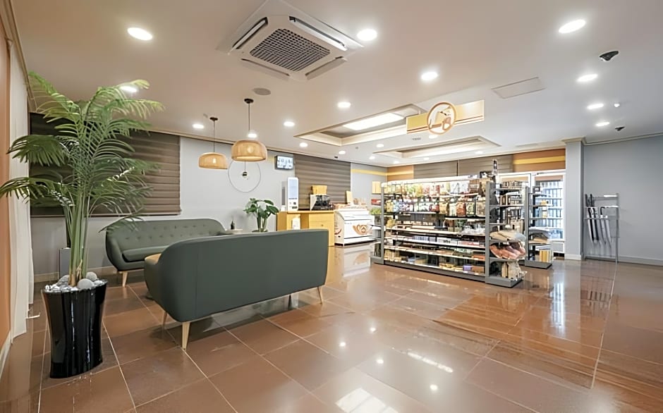 The Oakra Hotel