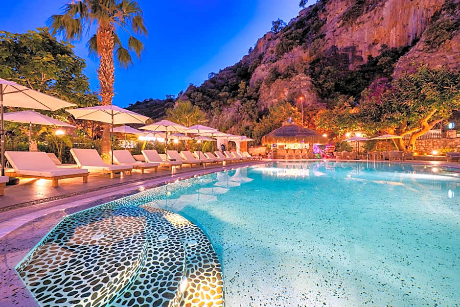 Ata Lagoon Beach Hotel