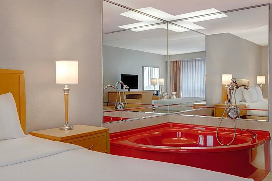 Days Inn by Wyndham Niagara Falls Near The Falls