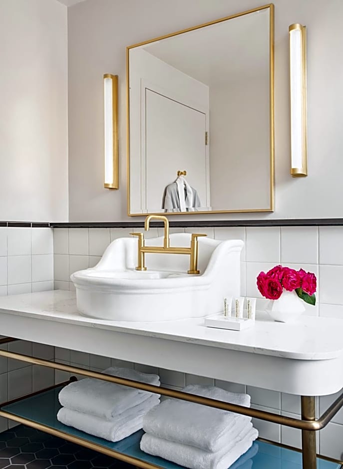 Hotel Savoy Kansas City, Tapestry Collection by Hilton