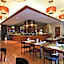 Le Commodore Hotel