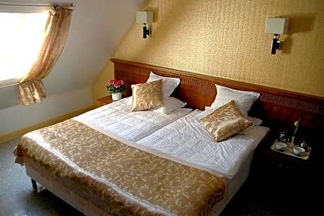 Standard Double Room with Shower