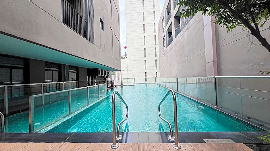 Metropolis Suites Bangkok, Tapestry Collection by Hilton