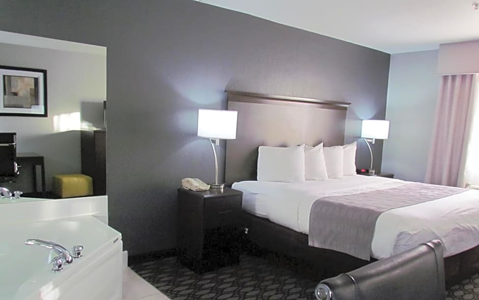Oak Hill Inn & Suites