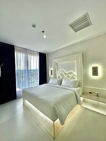 Suite Japan King Bed
