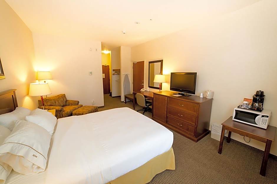 Holiday Inn Express & Suites Drayton Valley By IHG