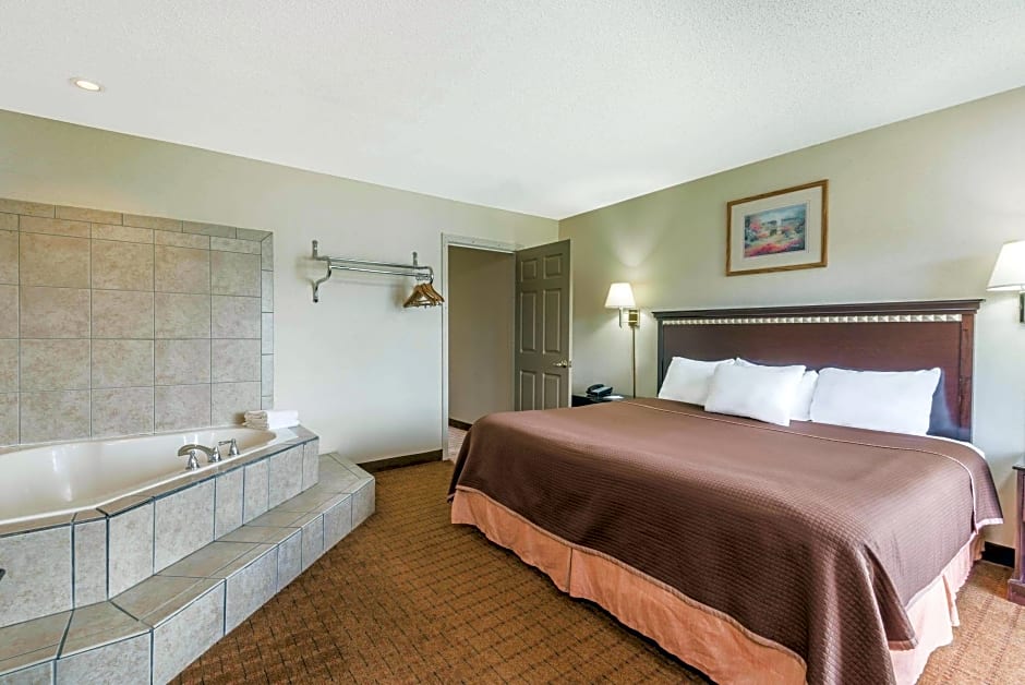 Studio 1 King Bed Suite — 1 fotoğraftan 1. fotoğraf