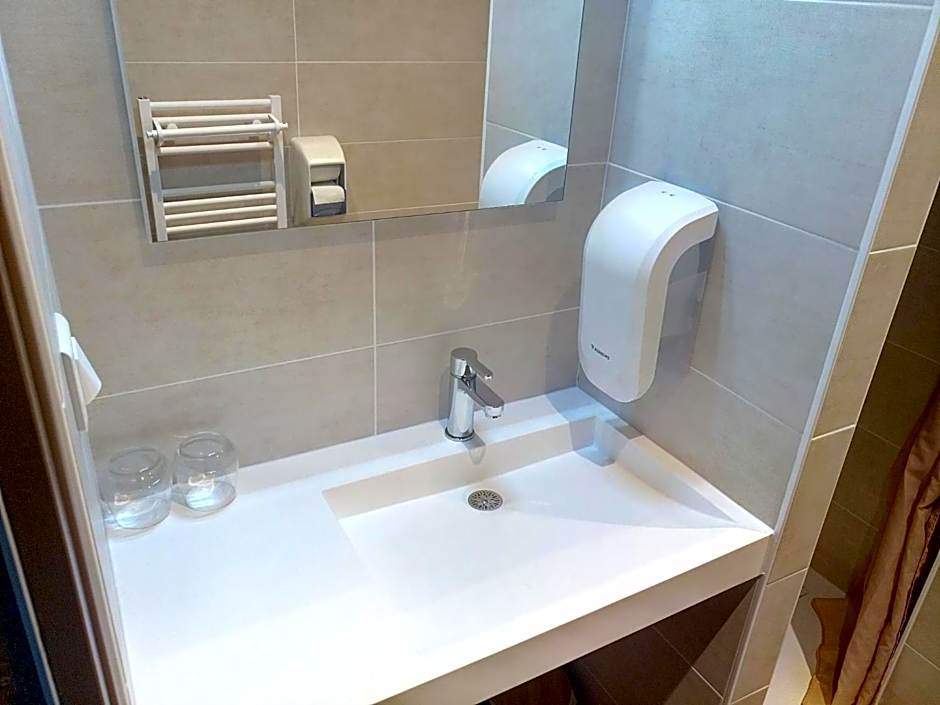 Brit Hotel Confort - La Tour Blanche