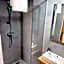 PJ Hotel Cerklje - 5min to Airport - Free Parking