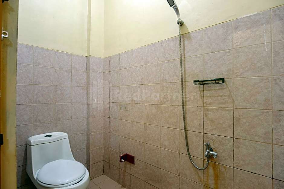 SRB near Mall Ciputra CIbubur Mitra RedDoorz