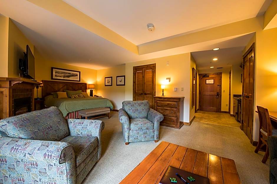 The Lodge at Mountaineer Square, A Vail Resorts Property