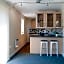 Chestnut Court 2 Bed Apartment FREE Parking WiiFi Smart TV