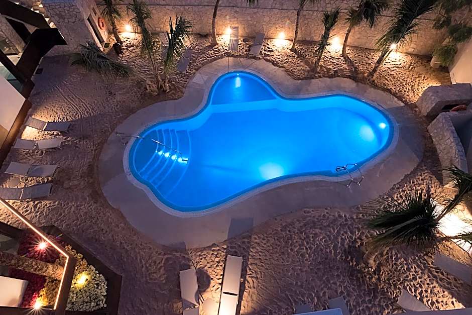 Alhambra Boutique Apartments by TAM Resorts