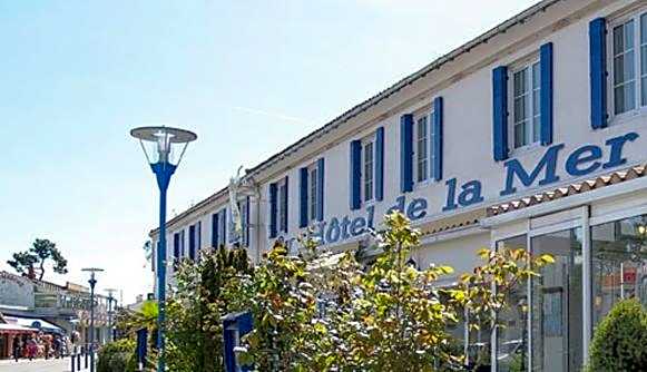 Hotel De La Mer