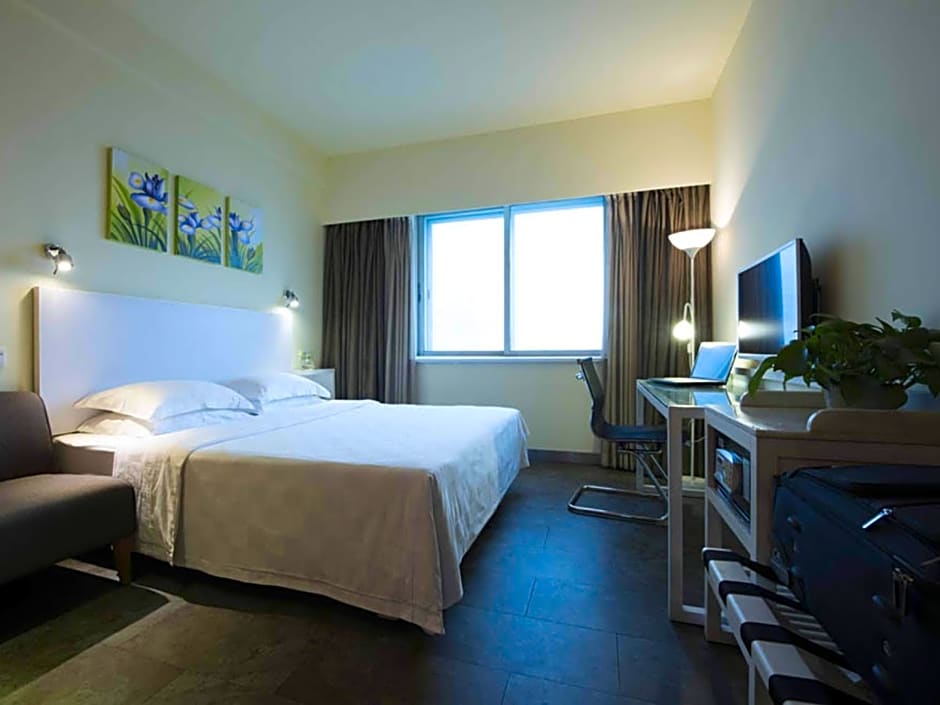 Yanjiang East Garden Inn