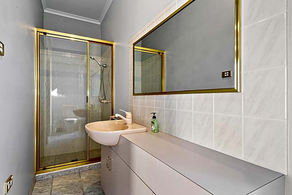 Super nice house with sea view free parking