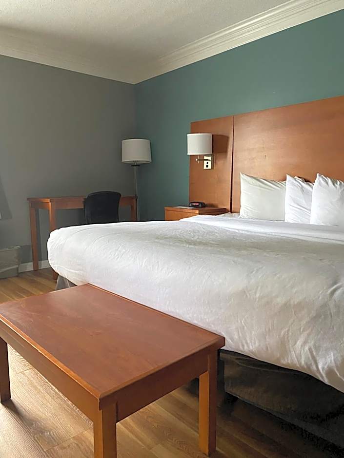 Econo Lodge At The Falls North