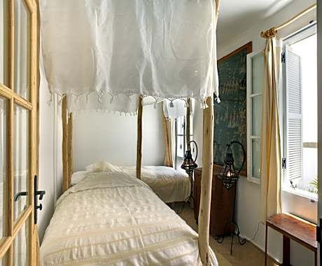 Twin Room with Bathroom