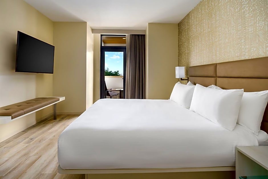 AC Hotel by Marriott Naples 5th Avenue