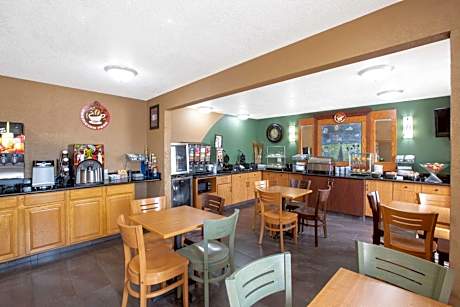 AmericInn by Wyndham Council Bluffs