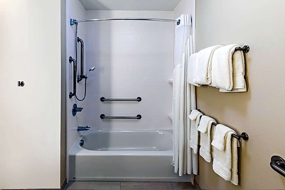 Holiday Inn Express and Suites Purcell By IHG