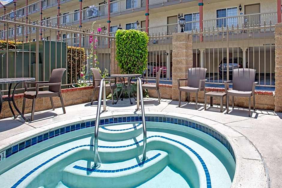 Days Inn by Wyndham Los Angeles LAX/ Redondo & Manhattan Beach