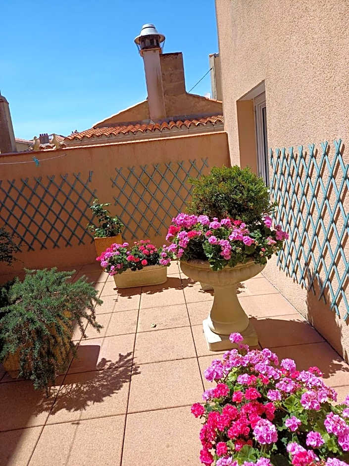 Hôtel SABLES D'O et son restaurant LE 16 BIS