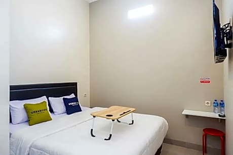 Urbanview Hotel near Alun Alun Tegal