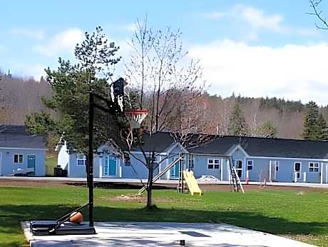Homeport Motel