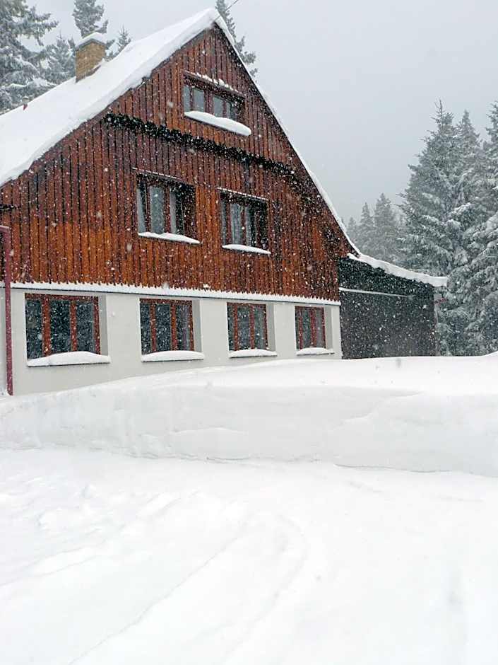 Turistická chata TJ TESLA BRNO
