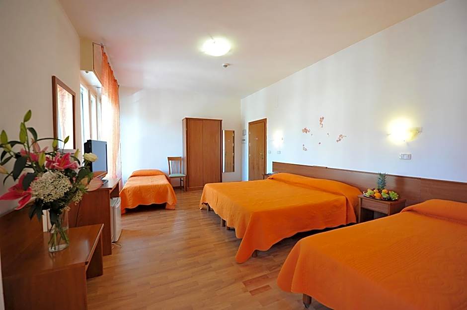 Hotel Astor
