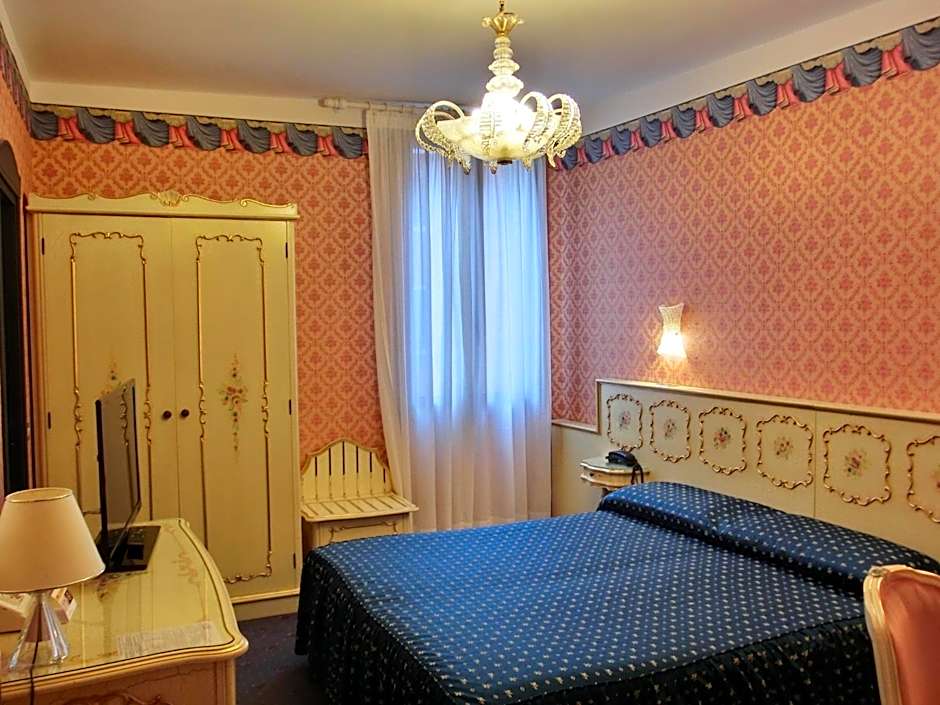 Hotel Diana