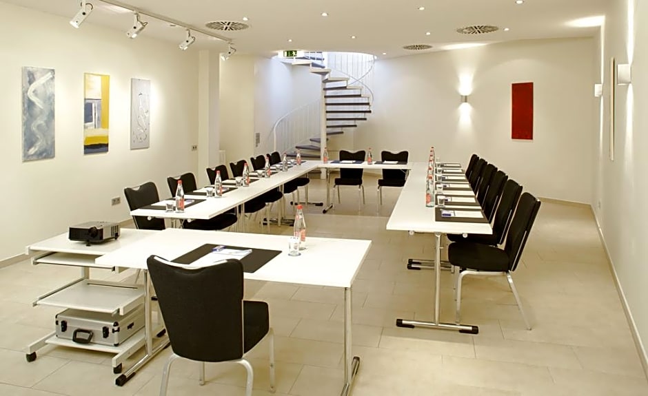 Spark By Hilton Stuttgart Sindelfingen