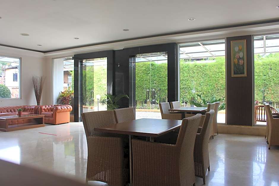 HOTEL & WISMA BINTANG JADAYAT