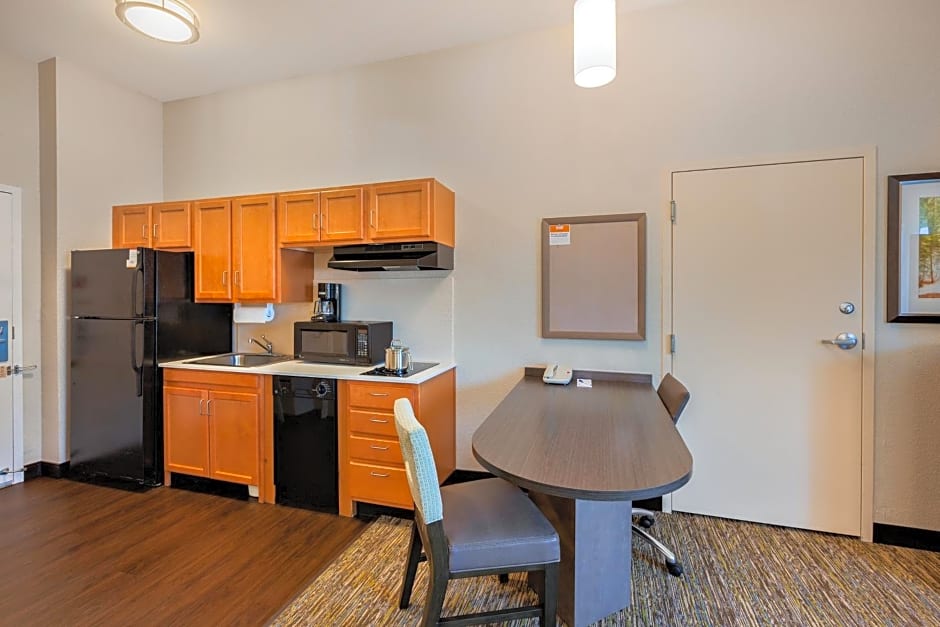 Candlewood Suites Medford