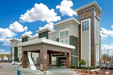 La Quinta Inn & Suites by Wyndham Dallas Love Field