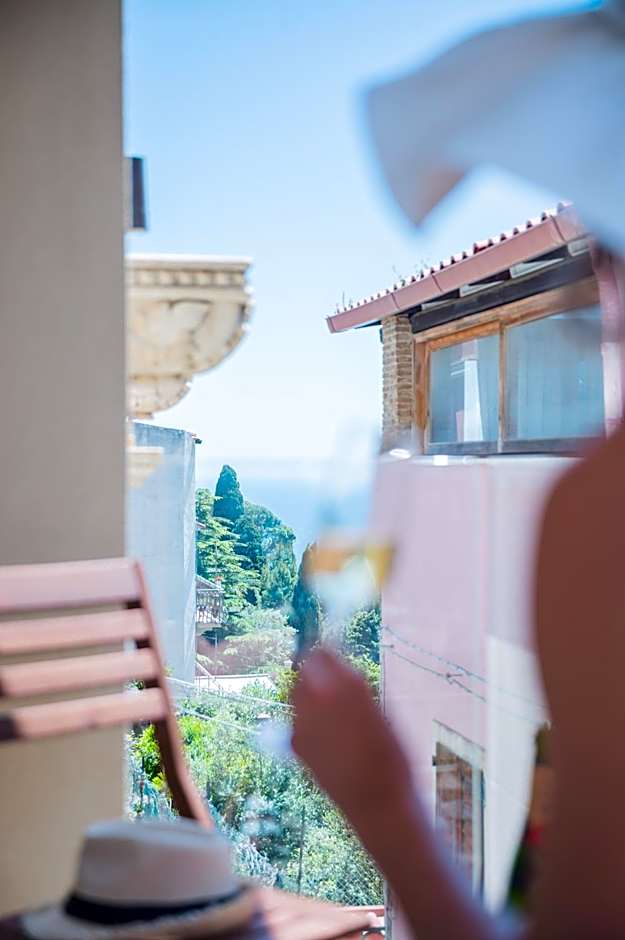 Naxi Suites