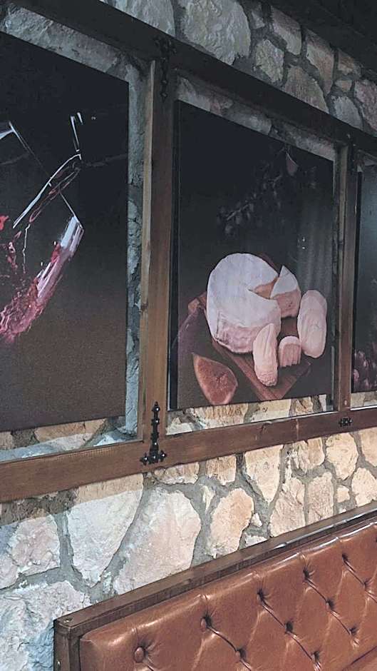 Epavlis Meteora Suites Hotel