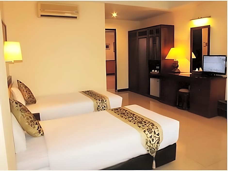 Losari Beach Hotel Makassar