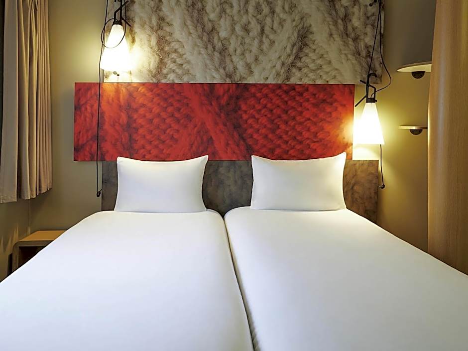 ibis Paris Canal Saint Martin