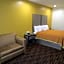 Scottish Inn and Suites