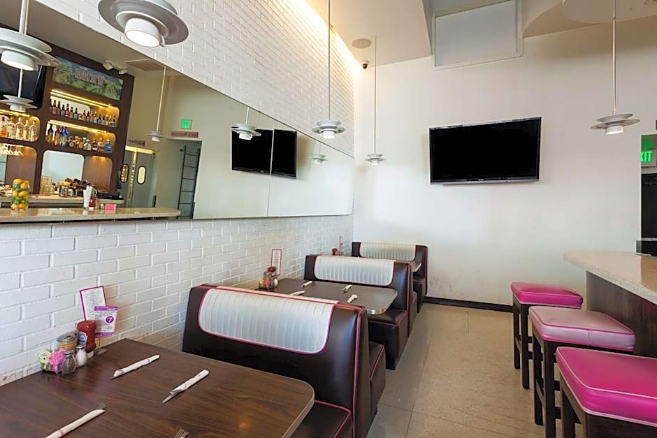 Ramada Plaza by Wyndham West Hollywood Hotel & Suites