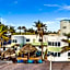 Panoramic beachfront Suite
