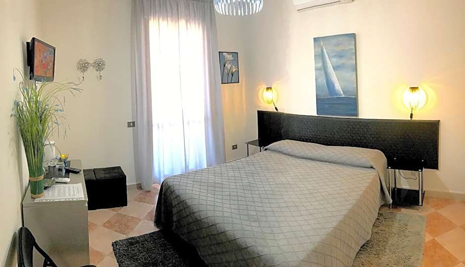 Photo 1 of 9 of Double Room