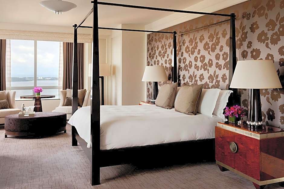 Four Seasons Hotel Miami
