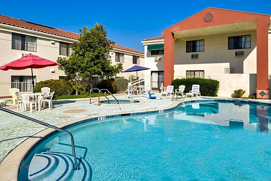 Quality Inn and Suites Walnut – Walnut, CA