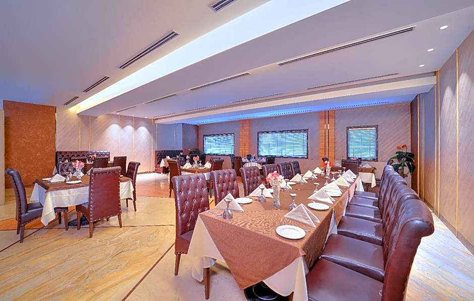 Wingston A Treehouse Hotel - Mathura