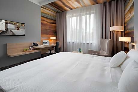 Standard Queen Room