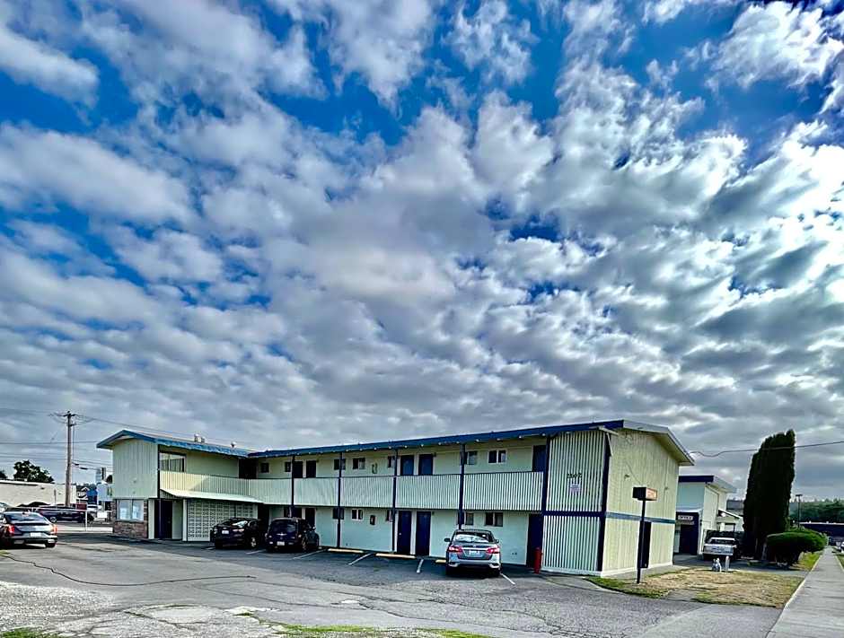 Royal A Motel